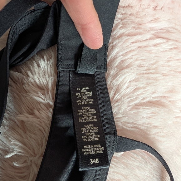 SKIMS Wireless Form Tshirt Demi Bra - ONYX - Picture 6 of 6